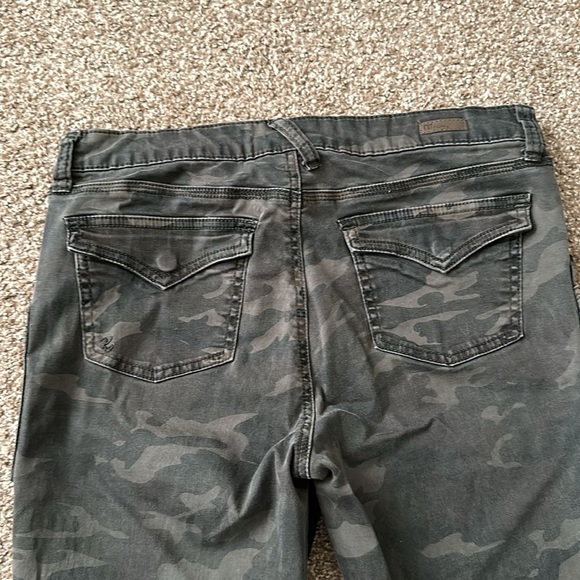 Kut from the Kloth Ankle Skinny Camo Pants - Picture 7 of 9